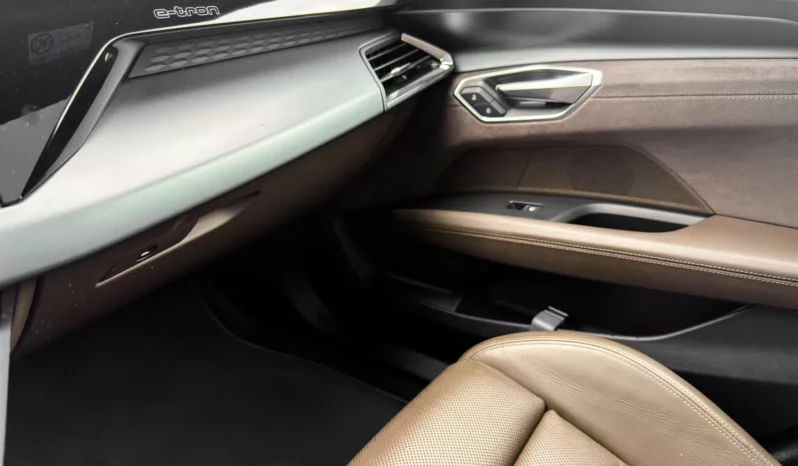 
								Audi e-tron GT full									