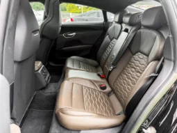 
										Audi e-tron GT full									