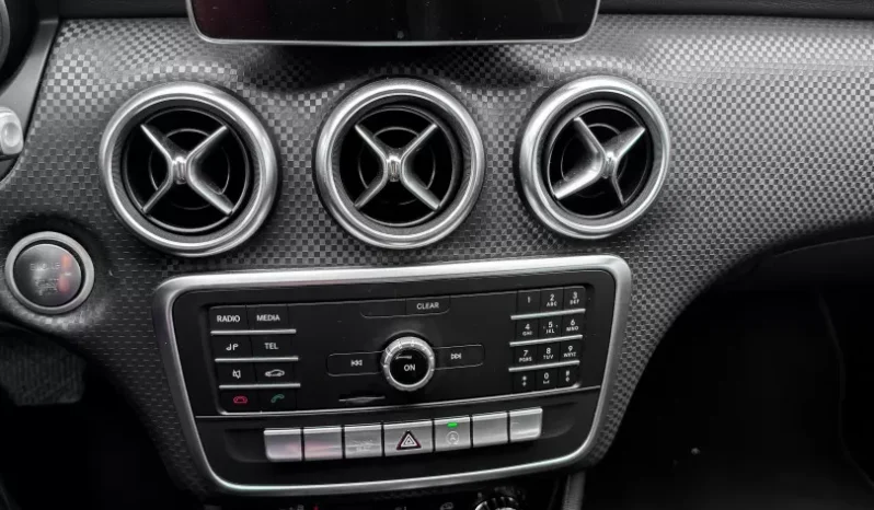 
								Mercedes-Benz A 180 full									