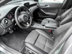 
										Mercedes-Benz A 180 full									