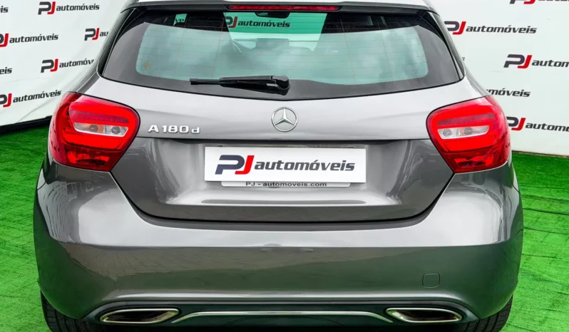 
								Mercedes-Benz A 180 full									