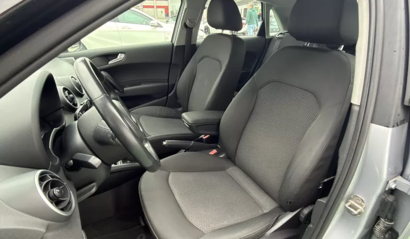 
								Audi A1 Sportback full									