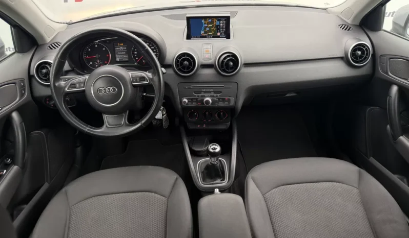 
								Audi A1 Sportback full									