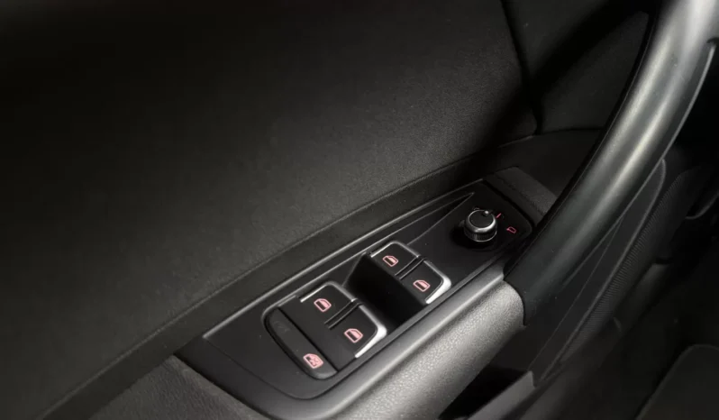 
								Audi A1 Sportback full									