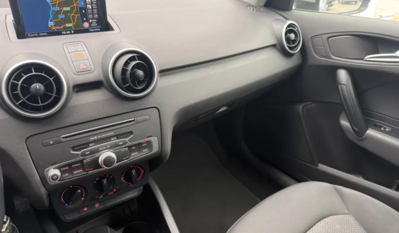 
								Audi A1 Sportback full									
