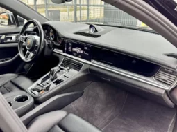 
										Porsche Panamera 4 E-Hybrid full									