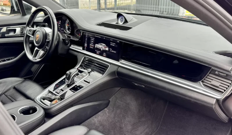 
								Porsche Panamera 4 E-Hybrid full									