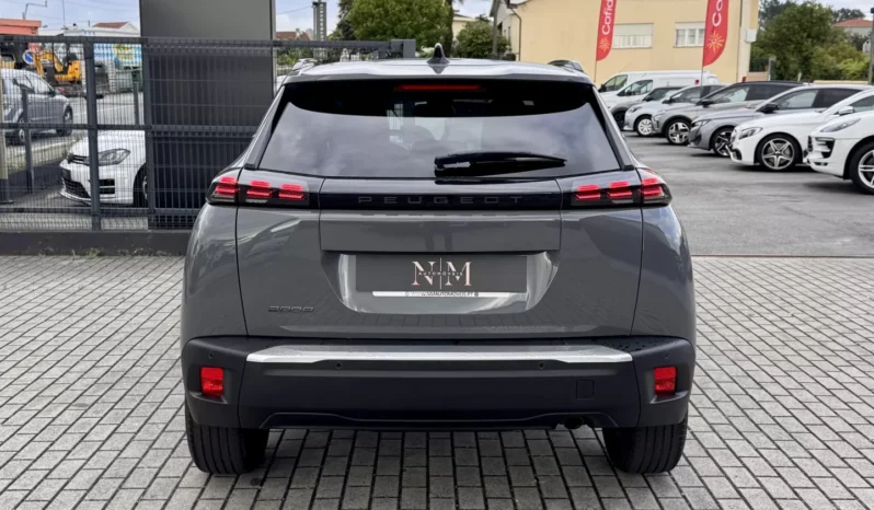 
								Peugeot 2008 1.2 PureTech Allure full									