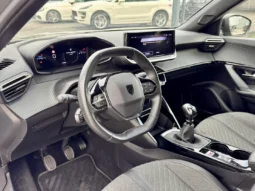 
										Peugeot 2008 1.2 PureTech Allure full									