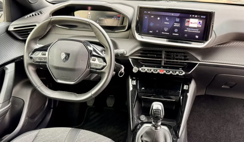 
								Peugeot 2008 1.2 PureTech Allure full									