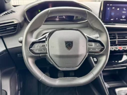 
										Peugeot 2008 1.2 PureTech Allure full									