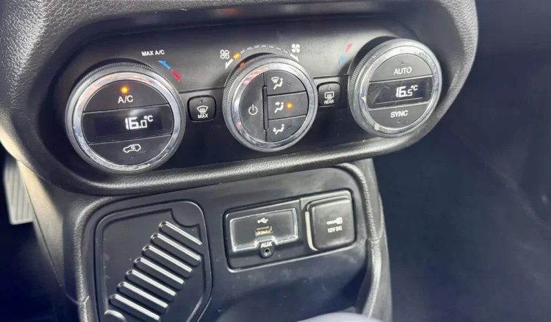 
								Jeep Renegade 1.6 MultiJet Brooklyn Special Edition full									