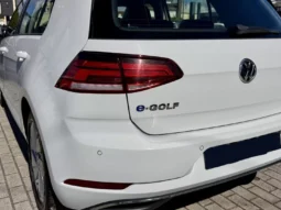 
										VW e-Golf Standard full									
