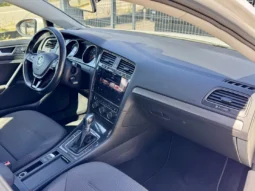 
										VW e-Golf Standard full									