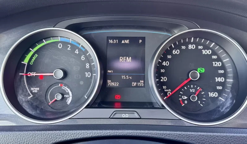 
								VW e-Golf Standard full									