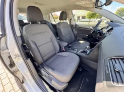 
										VW e-Golf Standard full									