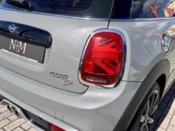 
										MINI 3 Portas Cooper SD Auto full									