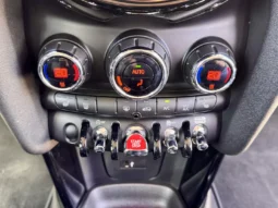 
										MINI 3 Portas Cooper SD Auto full									