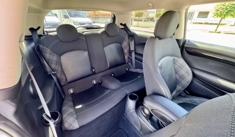 
								MINI 3 Portas Cooper SD Auto full									
