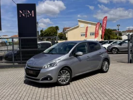 Peugeot 208 1.2 PureTech Signature