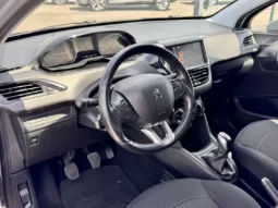 
										Peugeot 208 1.2 PureTech Signature full									