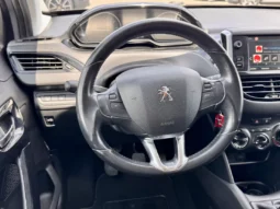 
										Peugeot 208 1.2 PureTech Signature full									