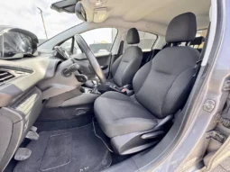 
										Peugeot 208 1.2 PureTech Signature full									