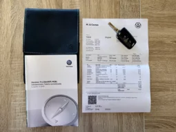 
										VW e-Golf Standard full									