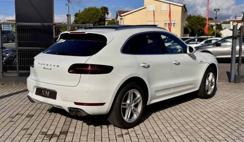 
								Porsche Macan S full									