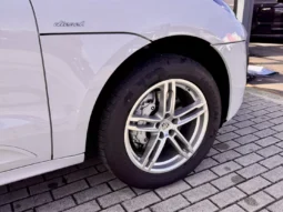 
										Porsche Macan S full									