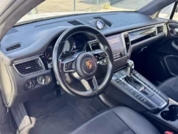 
										Porsche Macan S full									