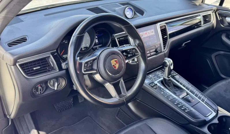 
								Porsche Macan S full									