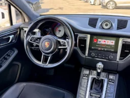 
										Porsche Macan S full									