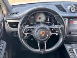 
										Porsche Macan S full									