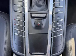 
										Porsche Macan S full									