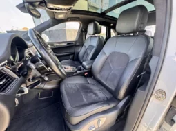
										Porsche Macan S full									