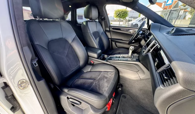 
								Porsche Macan S full									