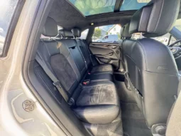 
										Porsche Macan S full									