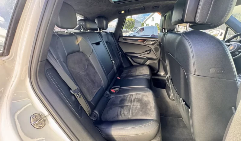 
								Porsche Macan S full									