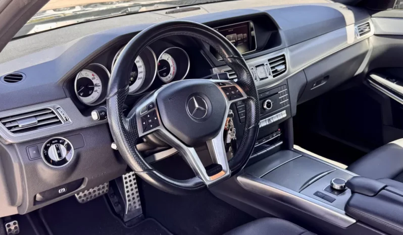 
								Mercedes-Benz E 250 BlueTEC Avantgarde Auto. full									