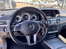 
										Mercedes-Benz E 250 BlueTEC Avantgarde Auto. full									