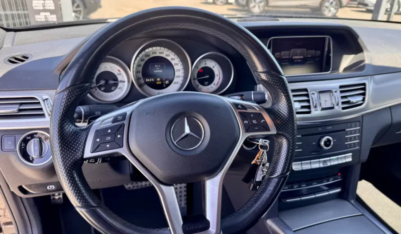 
								Mercedes-Benz E 250 BlueTEC Avantgarde Auto. full									