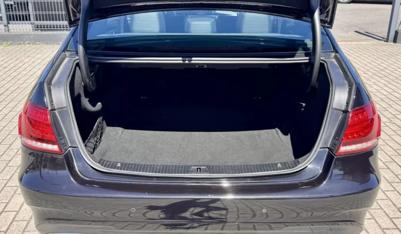 
								Mercedes-Benz E 250 BlueTEC Avantgarde Auto. full									