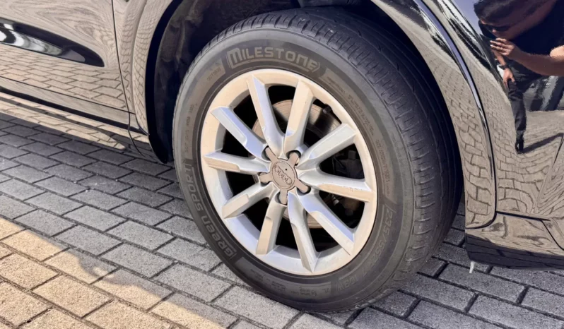 
								Audi Q3 2.0 TDI quattro Sport S tronic full									