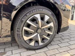 
										Peugeot 208 1.2 PureTech Active Pack full									