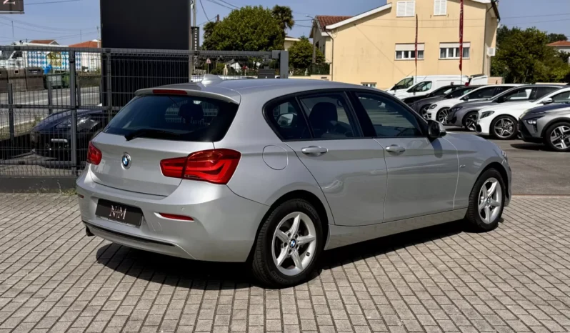 
								BMW 116 d Line Sport Auto full									