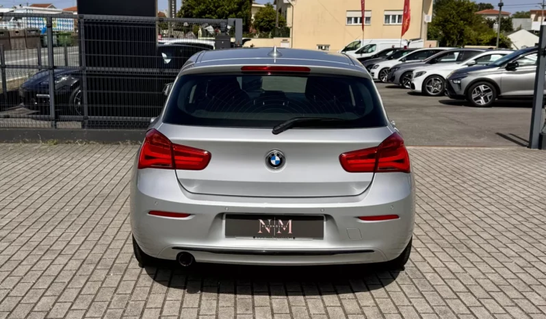 
								BMW 116 d Line Sport Auto full									