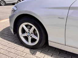 
										BMW 116 d Line Sport Auto full									