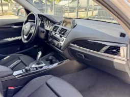 
										BMW 116 d Line Sport Auto full									