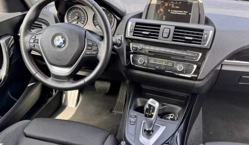 
								BMW 116 d Line Sport Auto full									